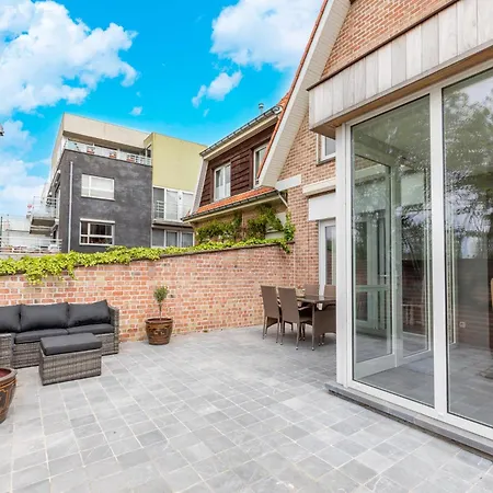 Villa Modern W Private Yard, Cleaning Included *