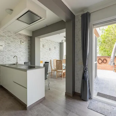 Modern W Private Yard, Cleaning Included Middelkerke