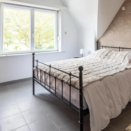 Modern W Private Yard, Cleaning Included